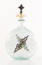 Bottiglia da liquore in vetro verde, Murano, XX secolo.Superficie decorata con inclusioni in oro