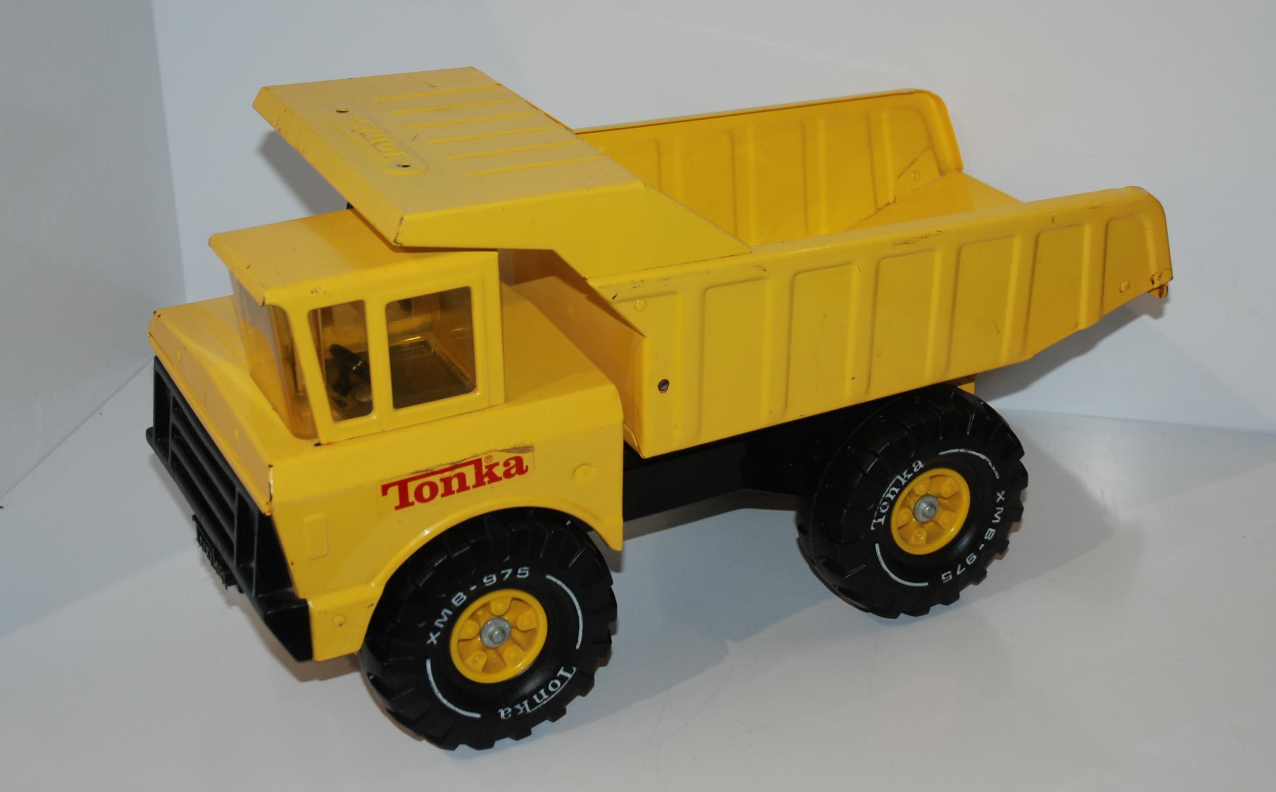 A yellow Tonka truck, 45cm long Condition report: Available upon request - Image 2 of 3