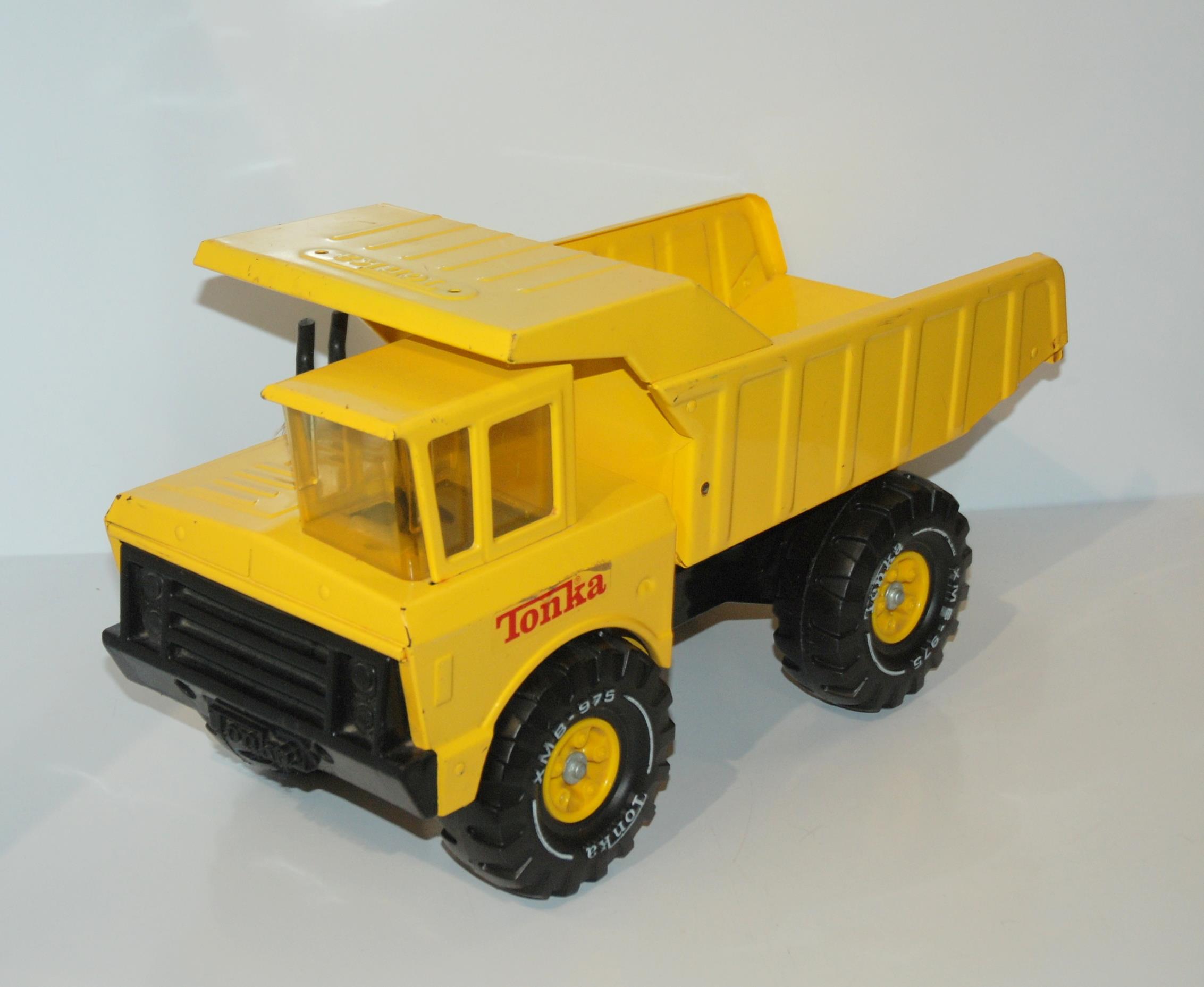 A yellow Tonka truck, 45cm long Condition report: Available upon request - Image 3 of 3