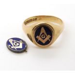 A 9ct gold Masonic swivel signet ring, with enamelled symbol one side monogramed the other, size