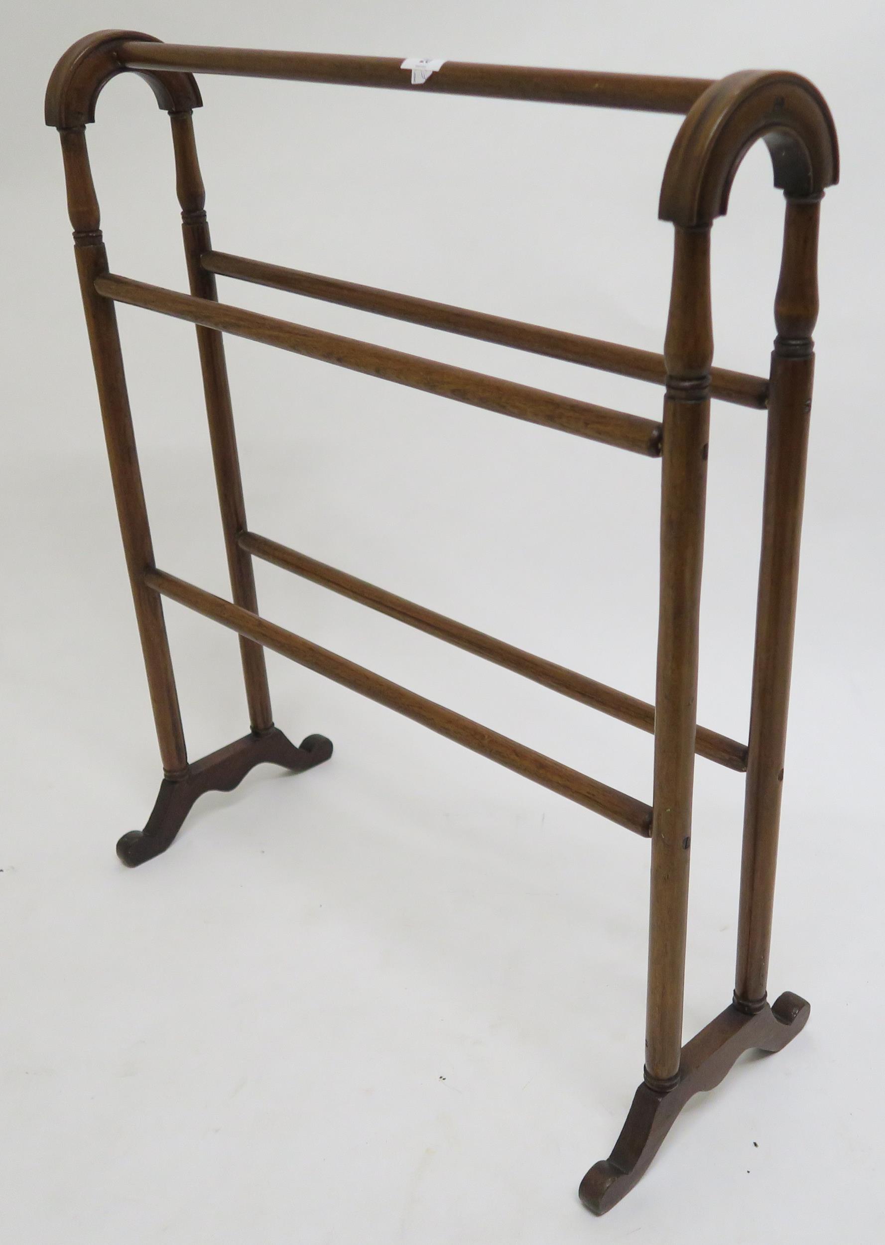 An early 20th century mahogany oval occasional table, mahogany folding table and a clothes airer (3) - Bild 2 aus 2