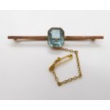 A 9ct gold aquamarine bar brooch, aquamarine approx 11mm x 9mm, weight 4gms Condition Report: