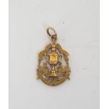 THE FOLLOWING THREE LOTS TO THE CAREER OF TOM ROBERTSON A RARE AND EARLY 15ct GOLD 1895 SCOTTISH CUP