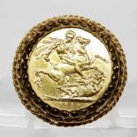 An 1880 full gold sovereign in a 9ct gold ring mount, size V1/2, weight 16gms Condition Report: