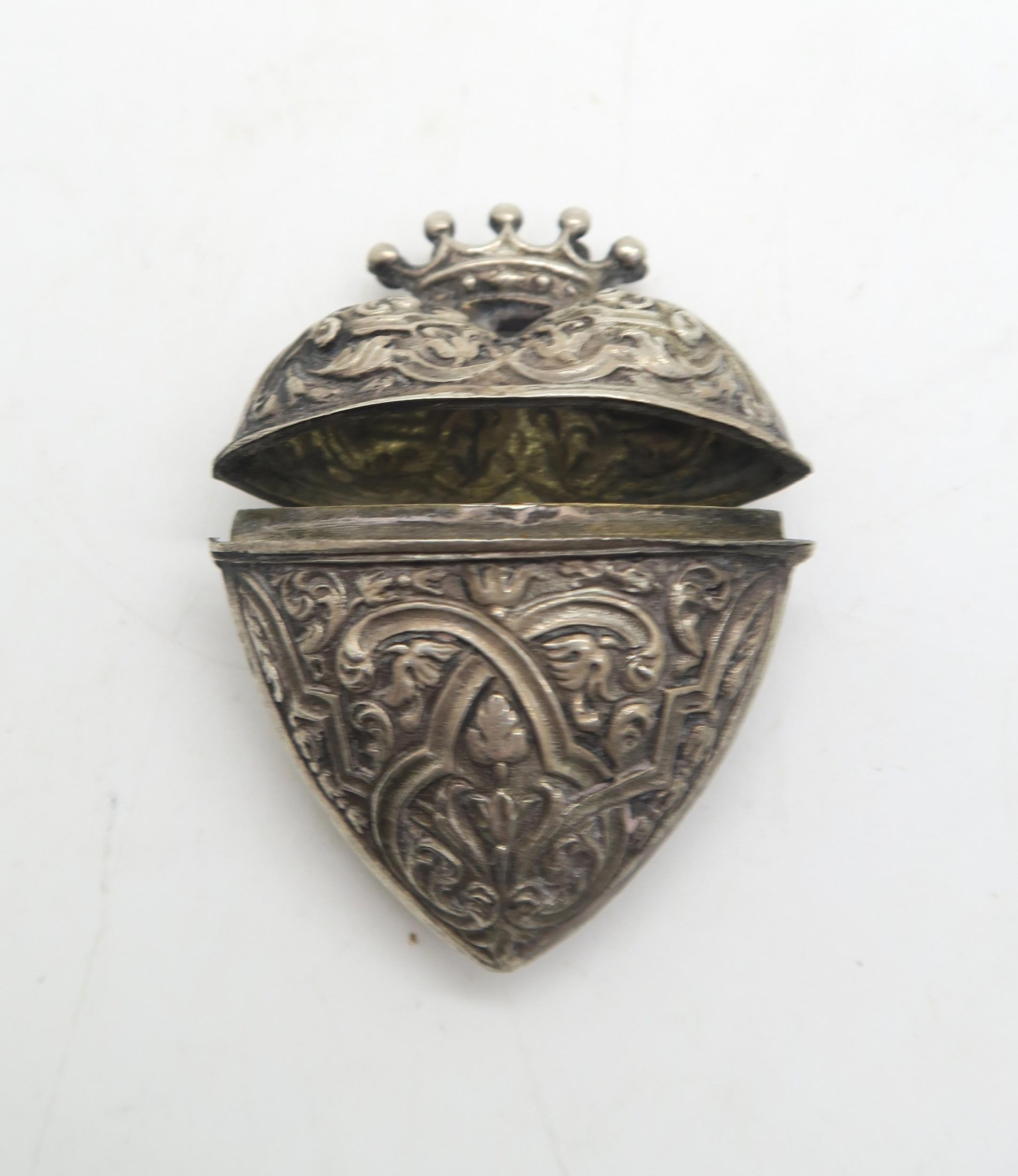 A Danish white metal hovedvandsæg / spice box in the form of a heart, the body with baroque style - Image 6 of 6