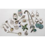 An enamel frog brooch, a David Andersen enamel rose brooch (af) cat brooch and earrings, silver Paua