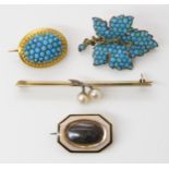 A COLLECTION OF ANTIQUE JEWELS a yellow metal bombe shaped brooch set with turquoise, with