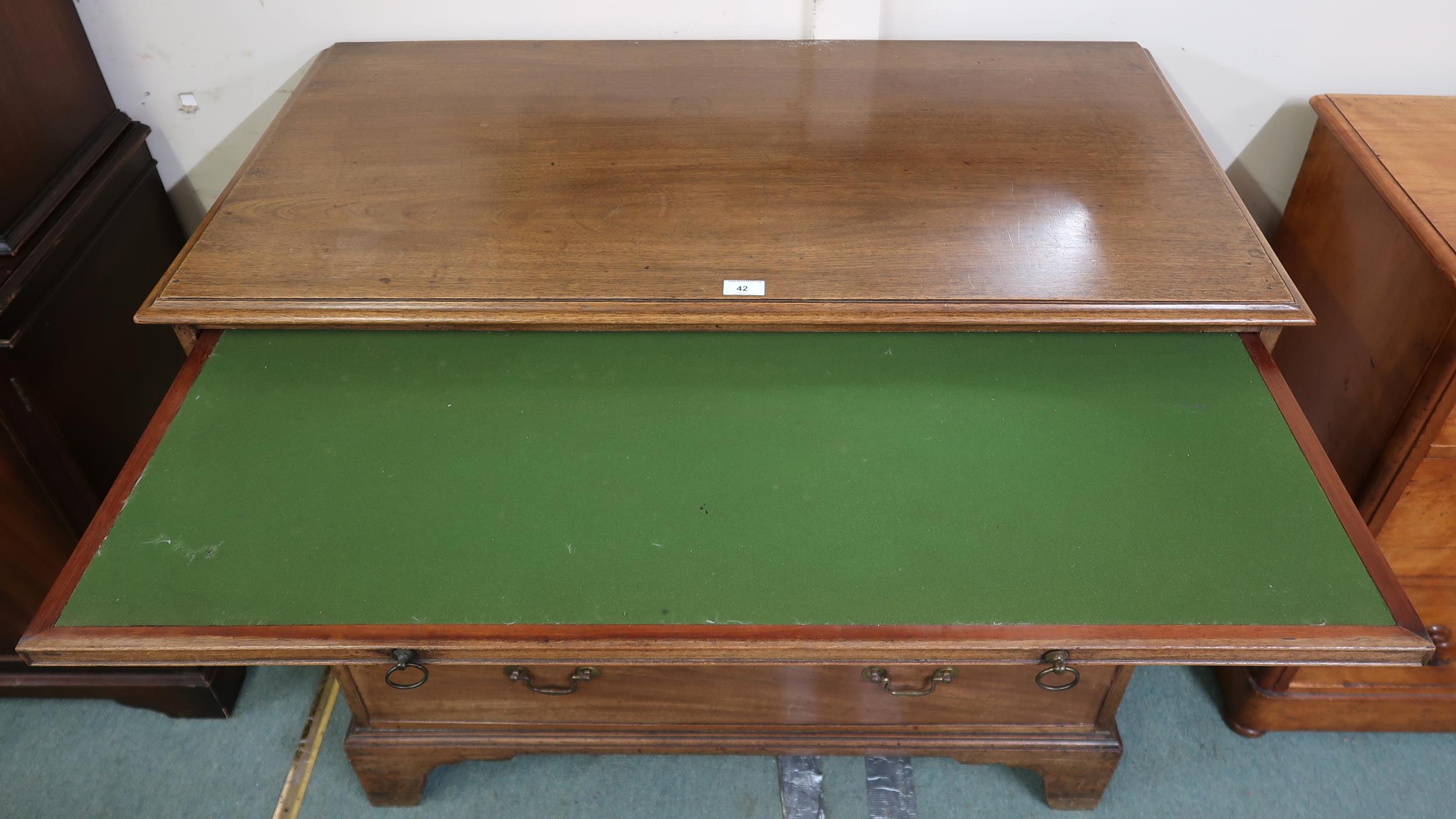 A Georgian mahogany three drawer chest on bracket feet, 99cm high x 111cm wide x 56cm deep Condition - Bild 3 aus 3