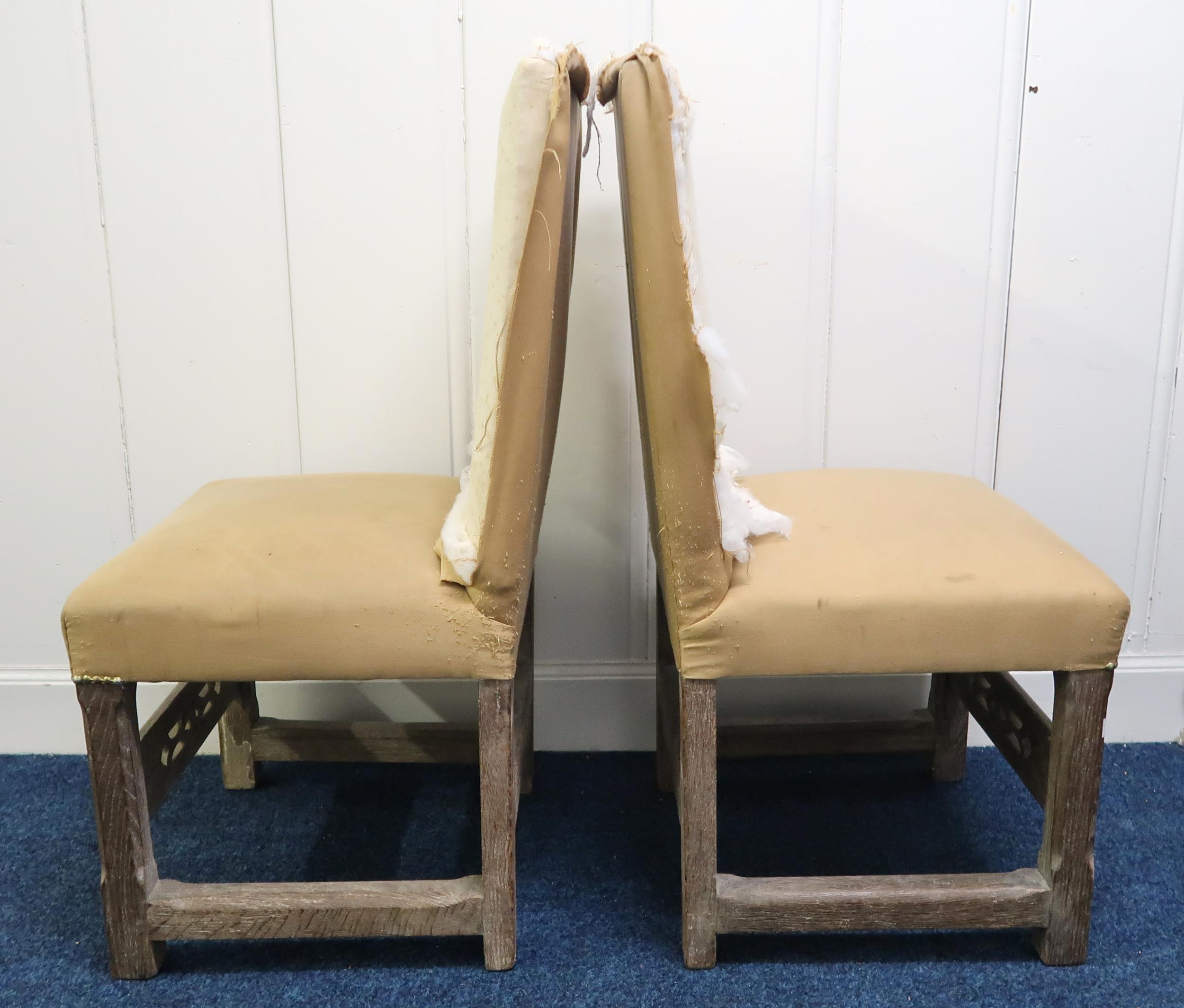 A pair of 20th century Gothic style hall chairs (2) Condition Report:Available upon request - Bild 2 aus 2