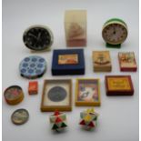 A lot of vintage games to include playing cards, dominoes, Tiddley Winks & Hoopla etc Condition