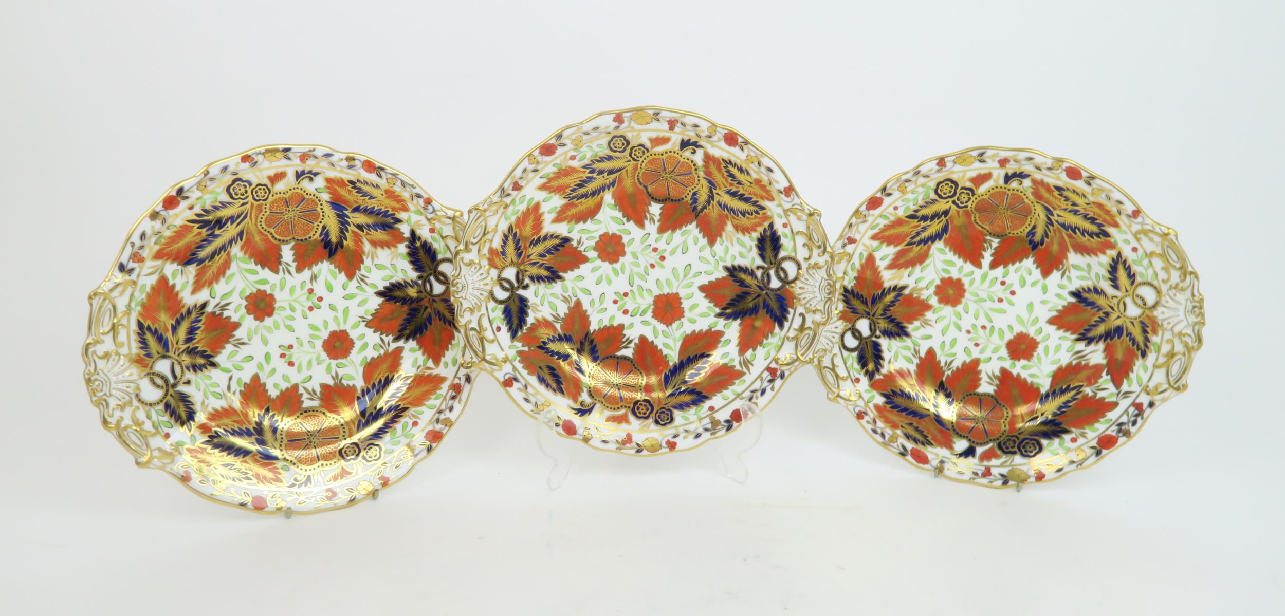 A LATE 19TH CENTURY COPELAND TEA SERVICE in pattern 1559, decorated in the imari palette with leaves - Image 2 of 10