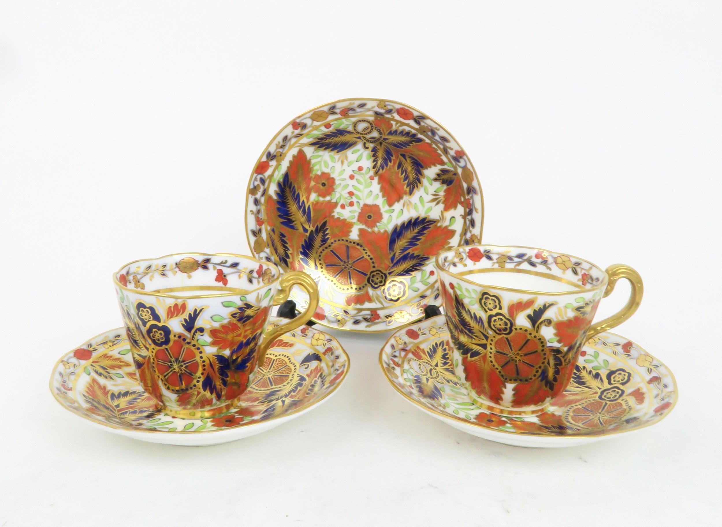 A LATE 19TH CENTURY COPELAND TEA SERVICE in pattern 1559, decorated in the imari palette with leaves - Image 5 of 10