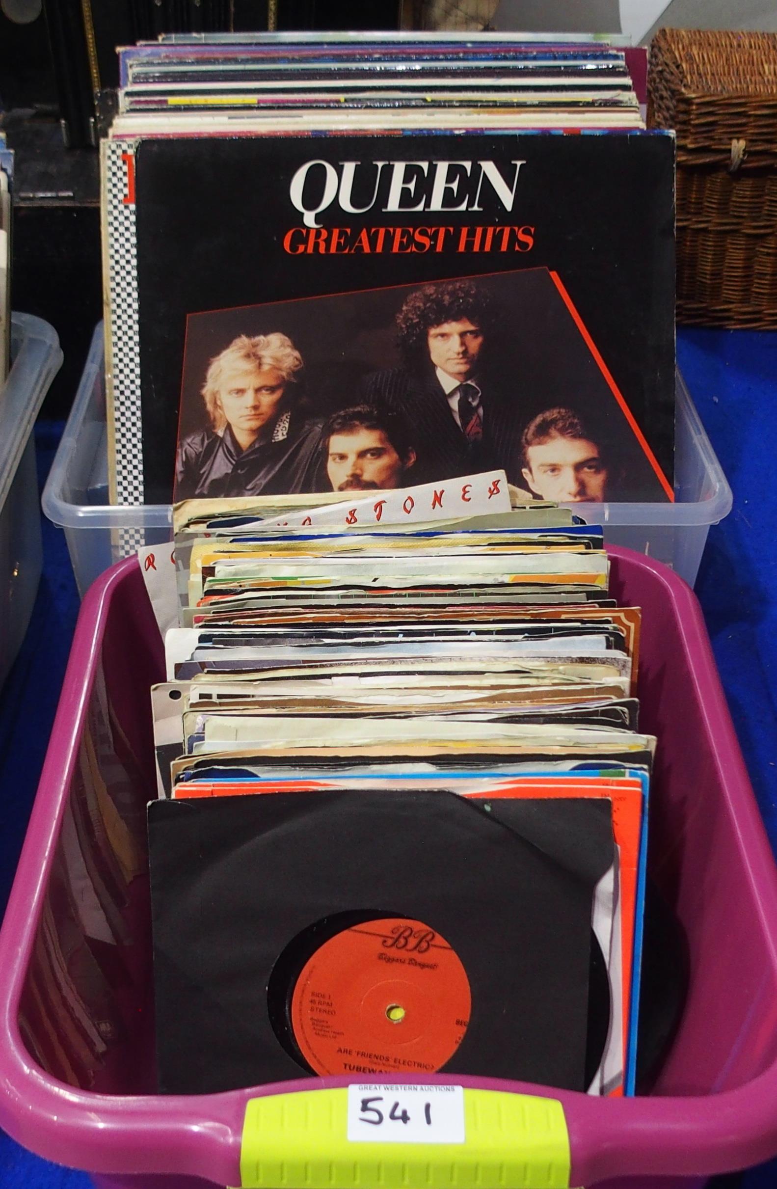 A lot of vinyl LP and EP records with Elvis Costello and the Attractions, Blondie, David Bowie,