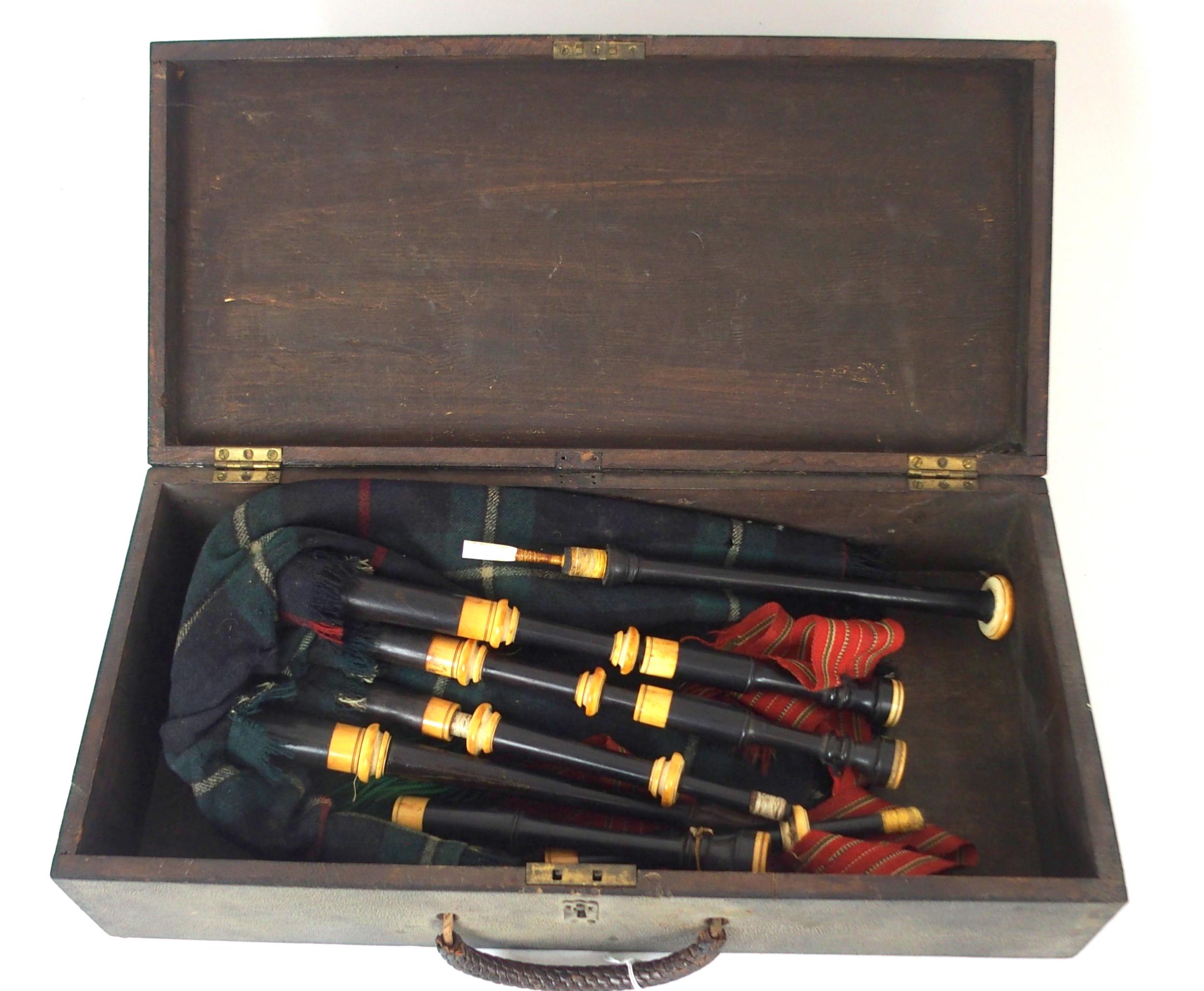 A set of Victorian David Glen Edinburgh miniature Scottish bagpipes ivory mounted, with a chanter - Image 2 of 9