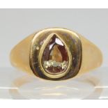 A 9ct gold gents signet ring set with a bi colour gemstone, size W, weight 8.5gms  Condition