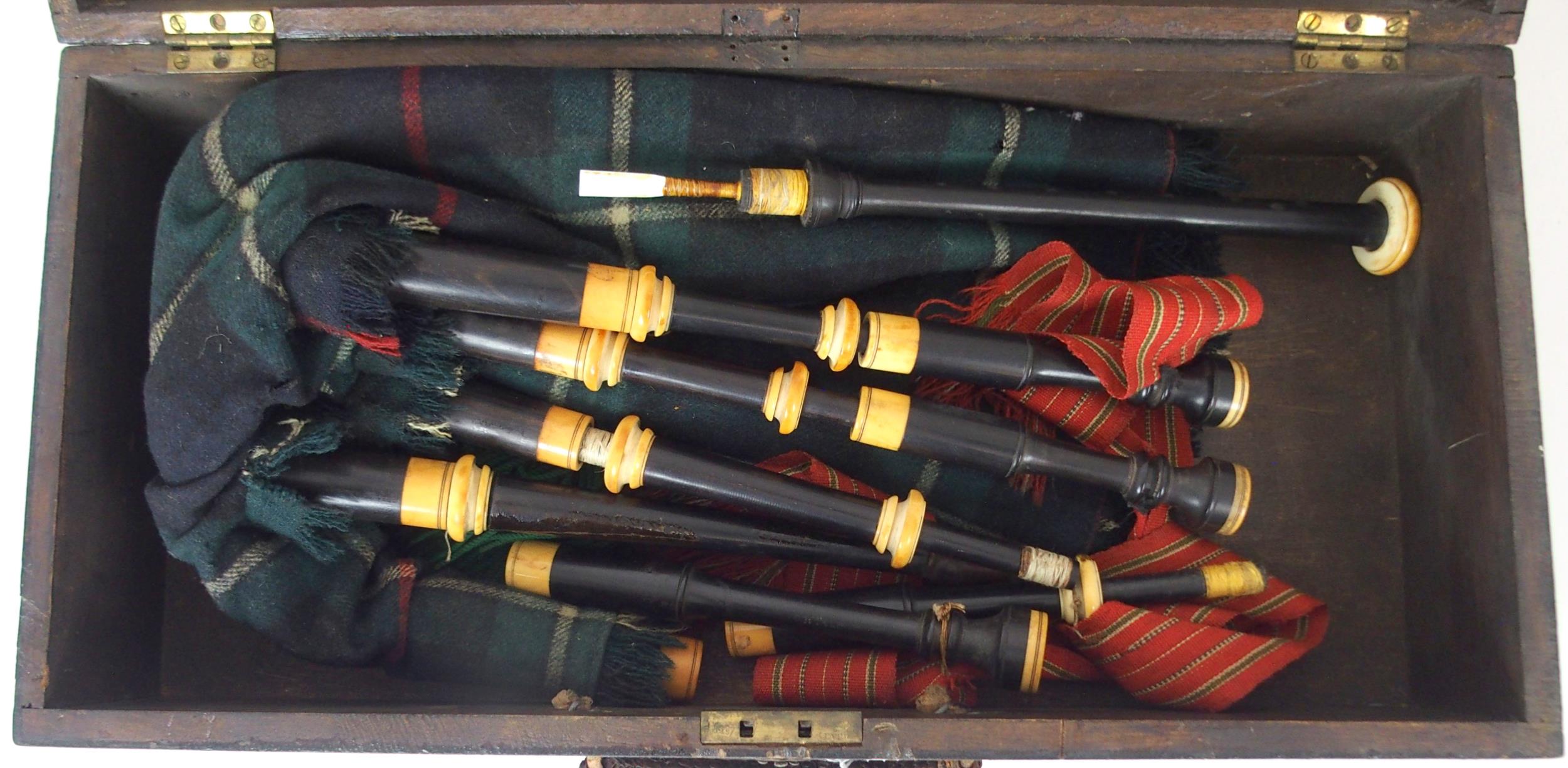 A set of Victorian David Glen Edinburgh miniature Scottish bagpipes ivory mounted, with a chanter - Image 3 of 9
