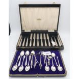 A set of six cased silver tea spoons and sugar tongs, by Cooper Brothers & Sons, Sheffield 1915, six