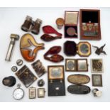 An assortment of small collectable items, to include a silver-mounted amber-handled pipe in case,