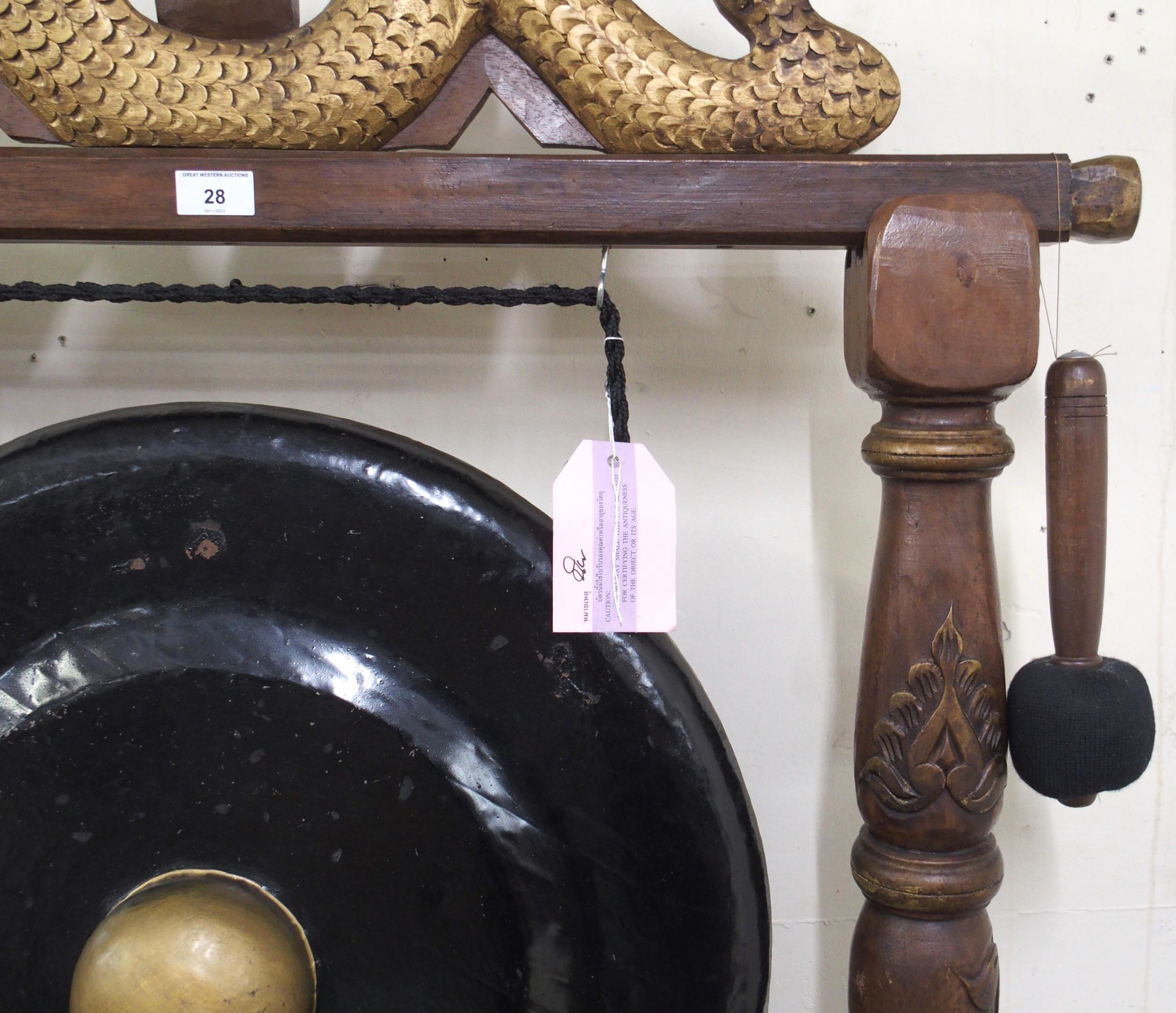 A contemporary Oriental hardwood dinner gong with carved gilt painted dragons over metal gong - Image 6 of 6