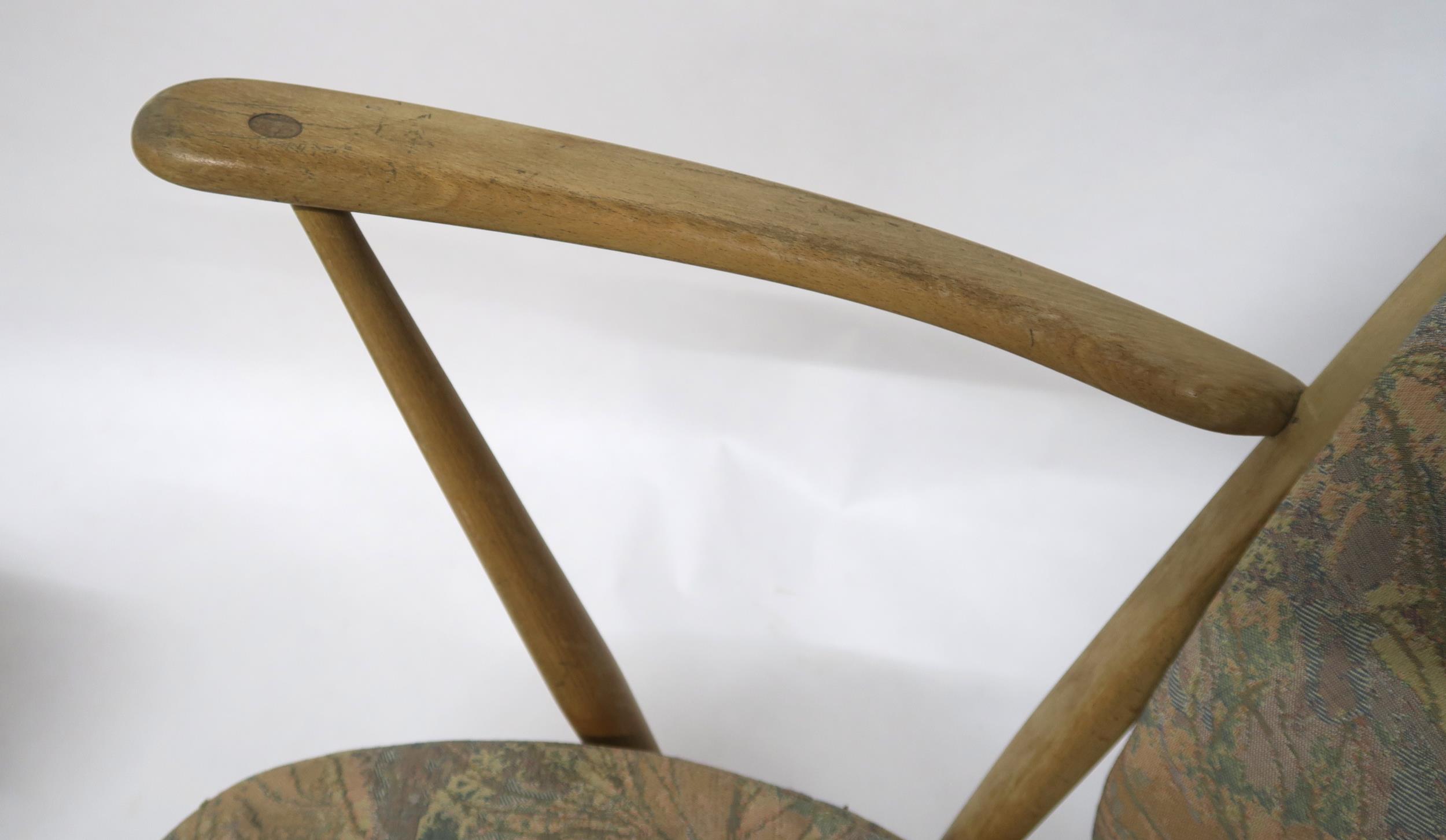 A 20TH CENTURY ELM & BEECH FRAMED ERCOL 317 GRANDFATHER EASY CHAIR, 341 EXTENSION STOOL AND  315 - Image 9 of 13