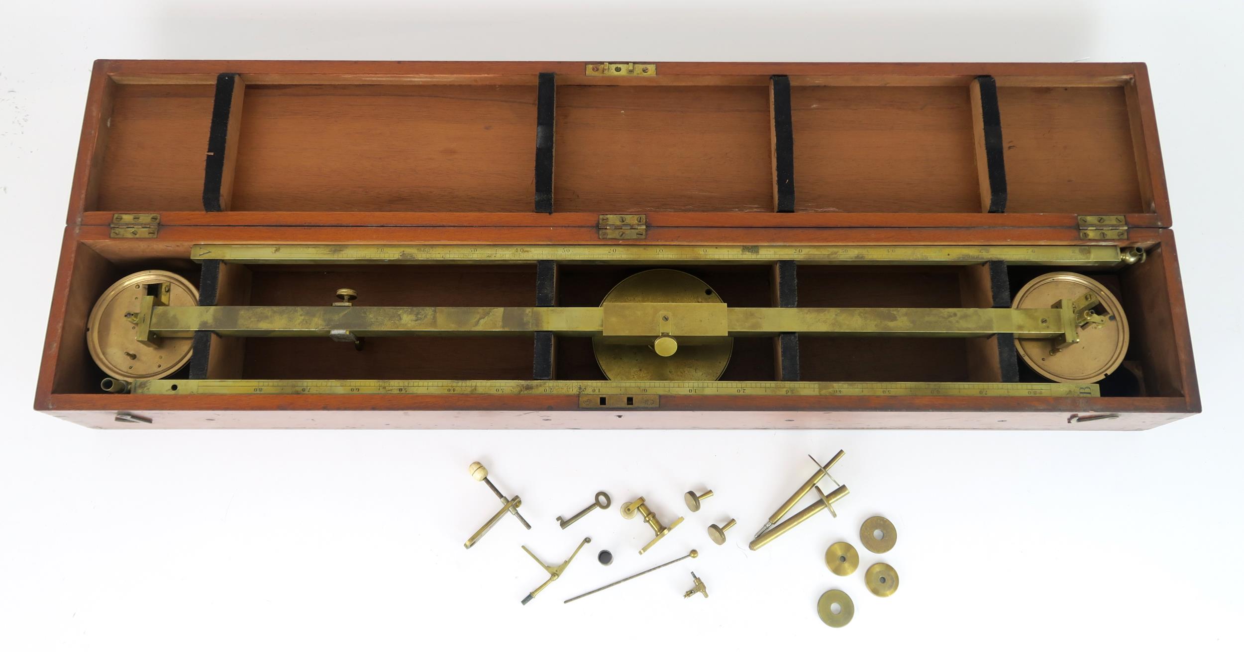 TWO LACQUERED BRASS PANTOGRAPHS apparently unmarked, each contained in a mahogany fitted case, one - Bild 2 aus 4