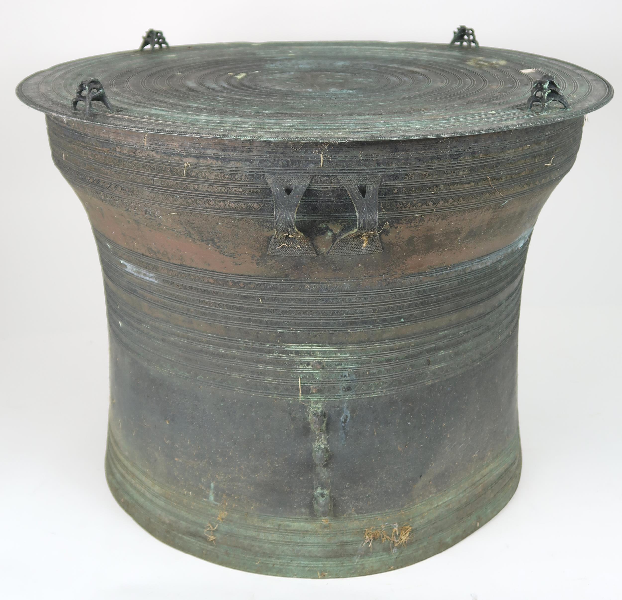 A LAOTIAN BRONZE RAIN DRUM  Of traditional type, with applied animals to top and pierced strap - Image 7 of 11