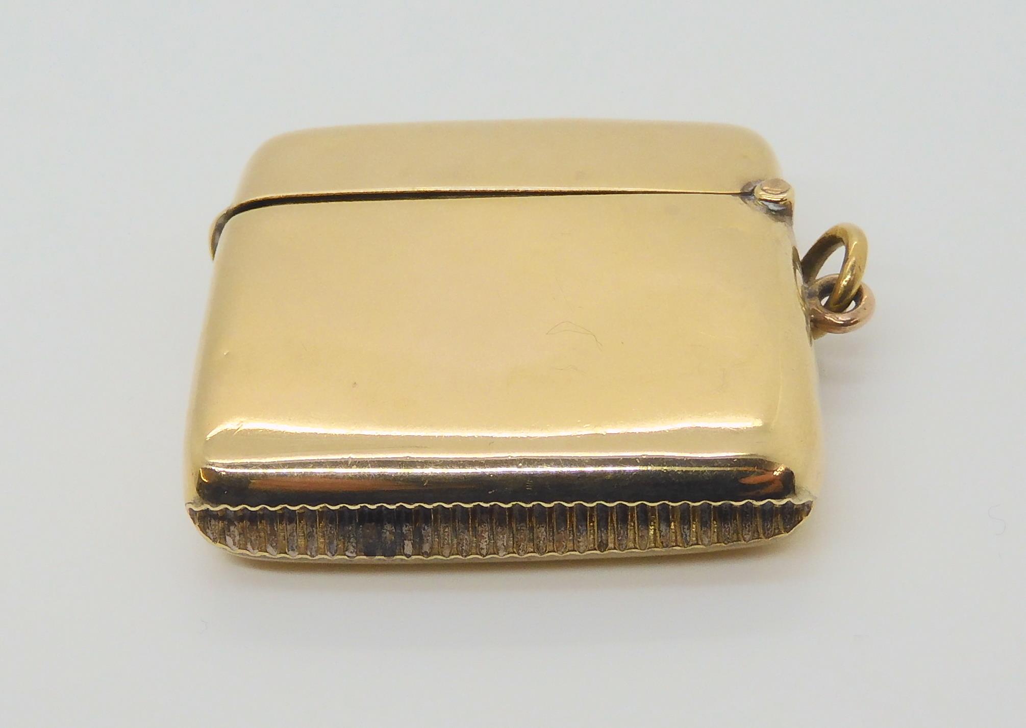 A 9CT GOLD VESTA with London hallmarks for 1912, makers mark Horace Woodward & Co Ltd. Dimensions - Image 3 of 3