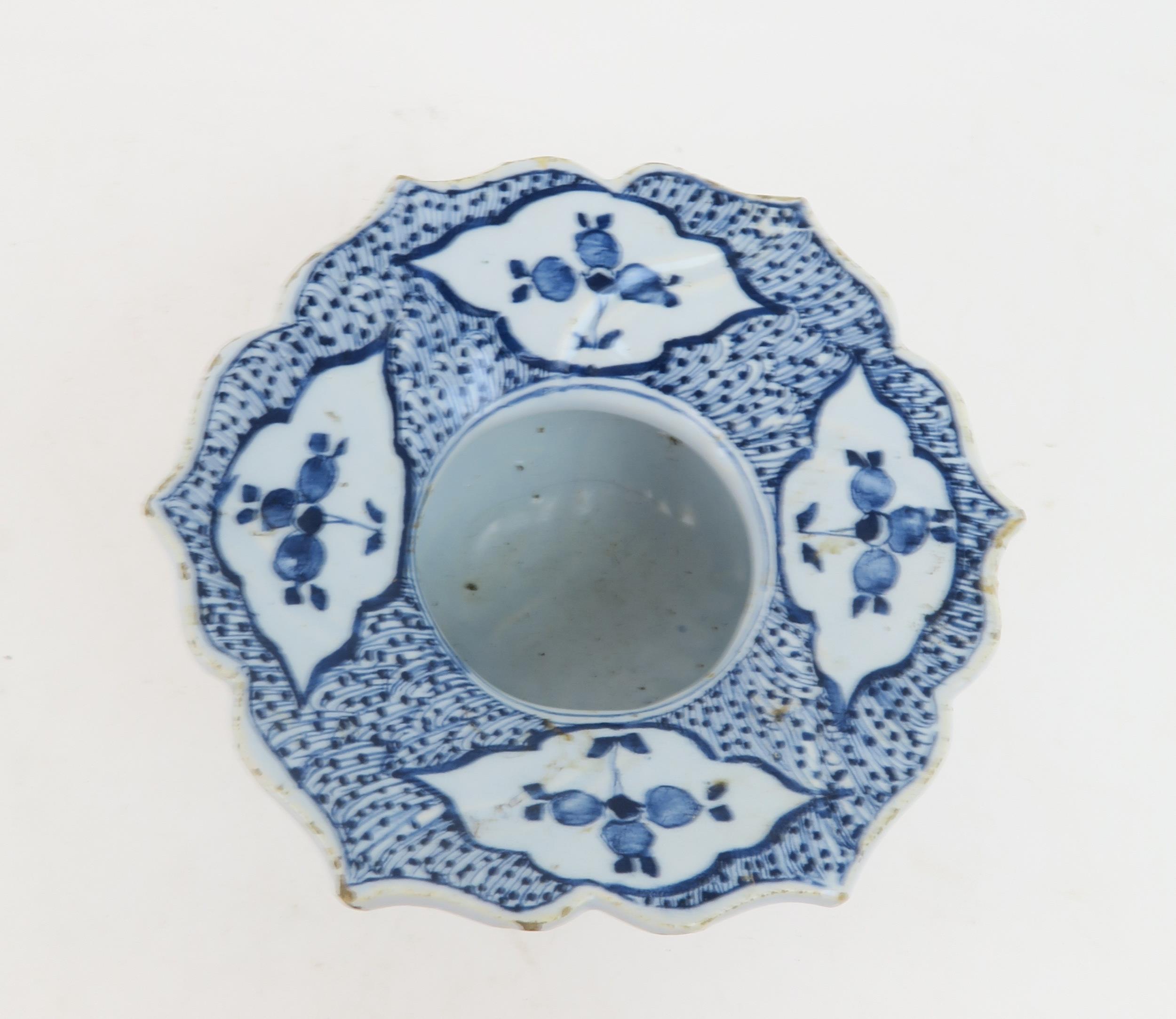 AN 18TH CENTURY DUTCH DELFT SPITTOON with flared scalloped edge, painted with sprigs of flowers, - Image 4 of 6