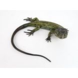 AN EARLY 20TH CENTURY FRANZ BERGMAN COLD PAINTED BRONZE MODEL OF A LIZARD naturalistically