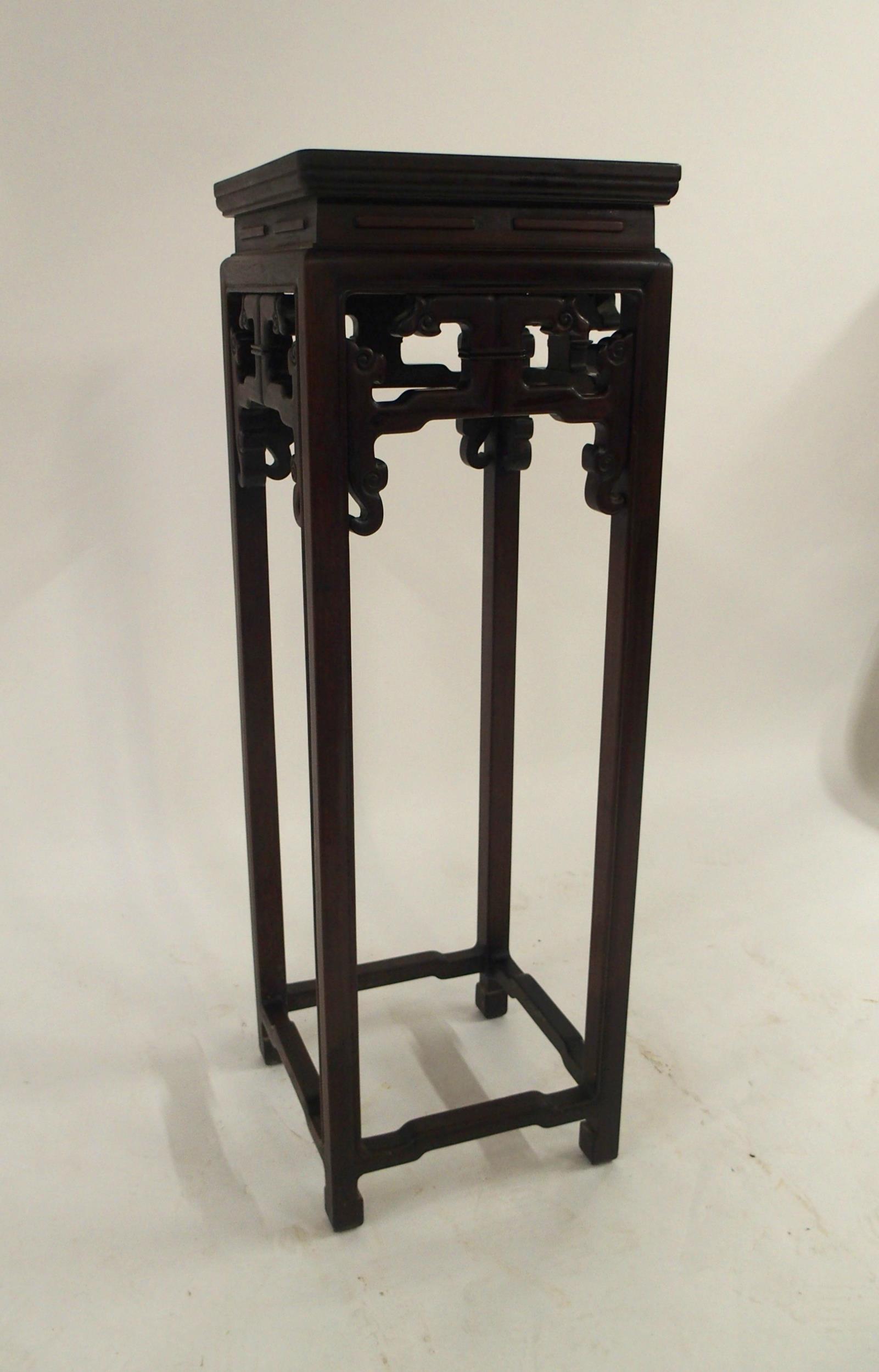 A 20TH CENTURY CHINESE HARDWOOD PLANT PEDESTAL with square top over carved fretwork friezes on - Image 6 of 8