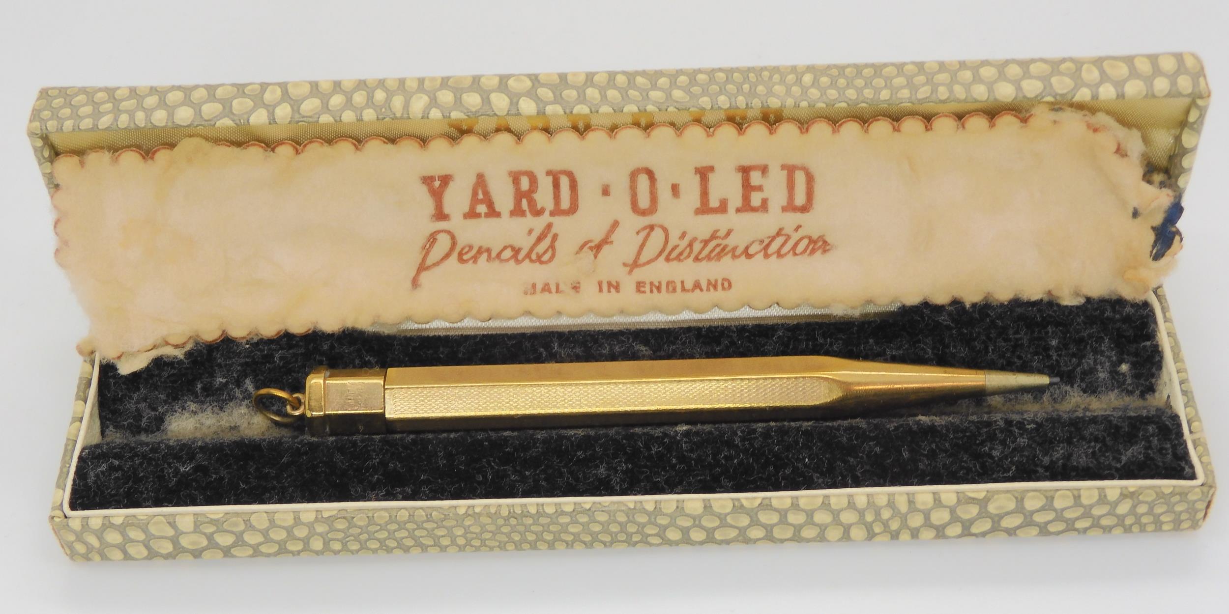 A 9CT GOLD PROPELLING PENCIL The Lady Yard-o-lead, hallmarked London, 1952, sponsors mark Johnson