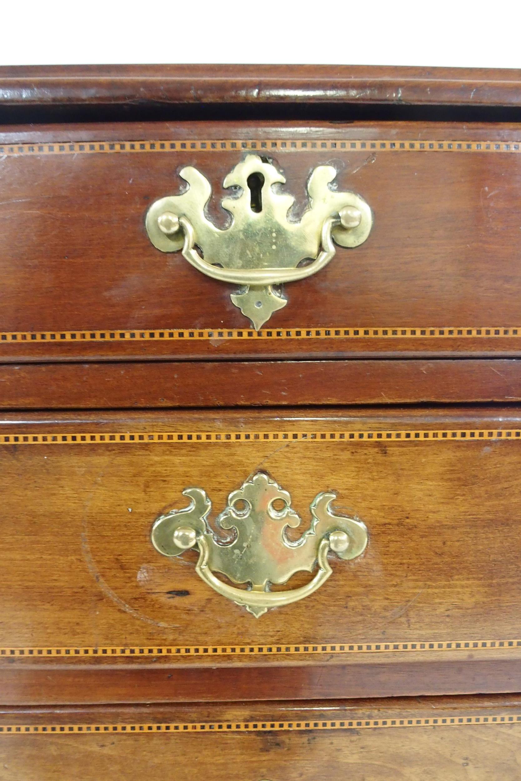 A GEORGIAN MAHOGANY TWO OVER THREE CHEST OF DRAWERS with checker line inlays and brass drawer - Image 2 of 8