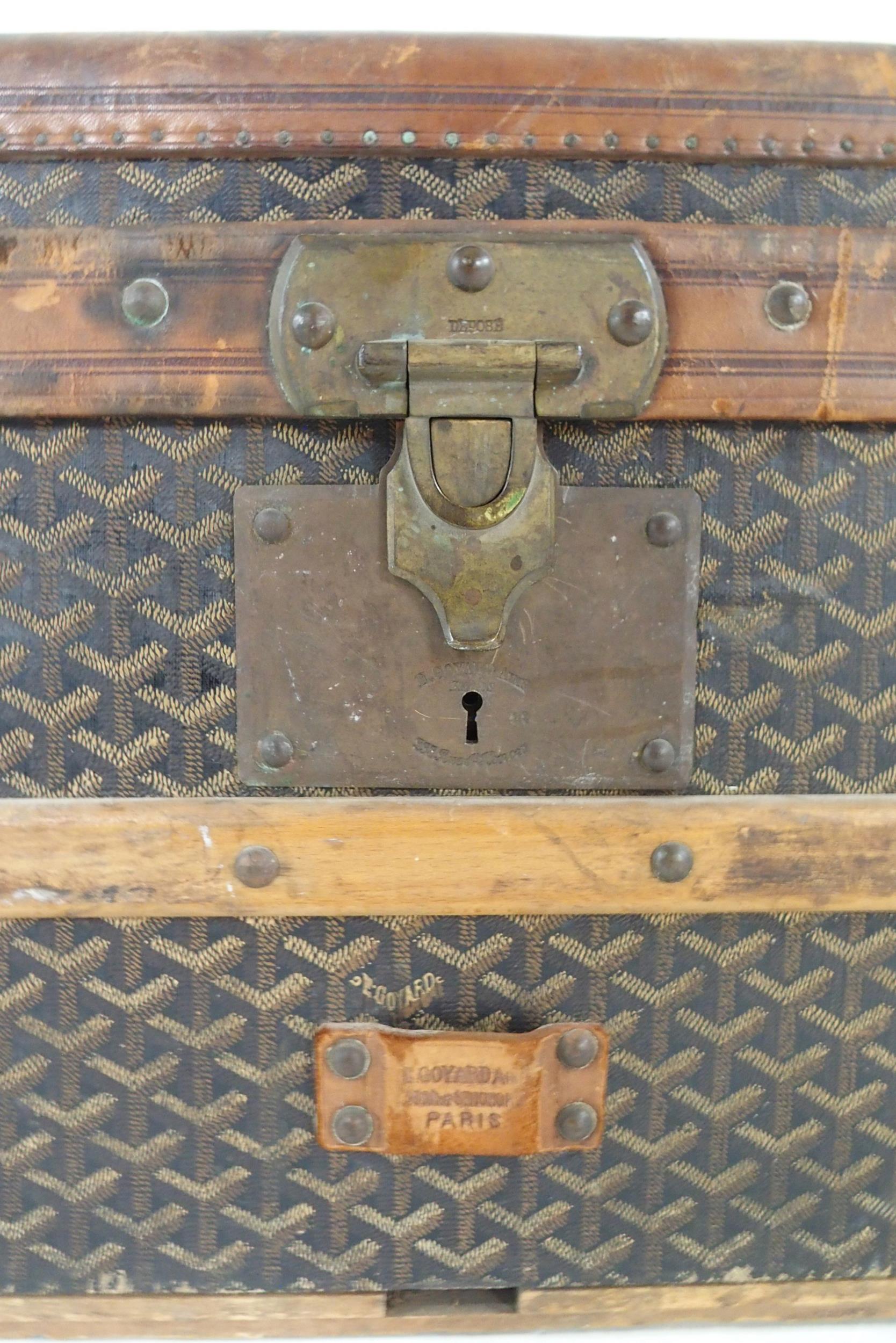 AN E GOYARD PARIS LEATHER AND WOOD BOUND STEAMER TRUNK with all-over printed design, leather edges - Image 3 of 14