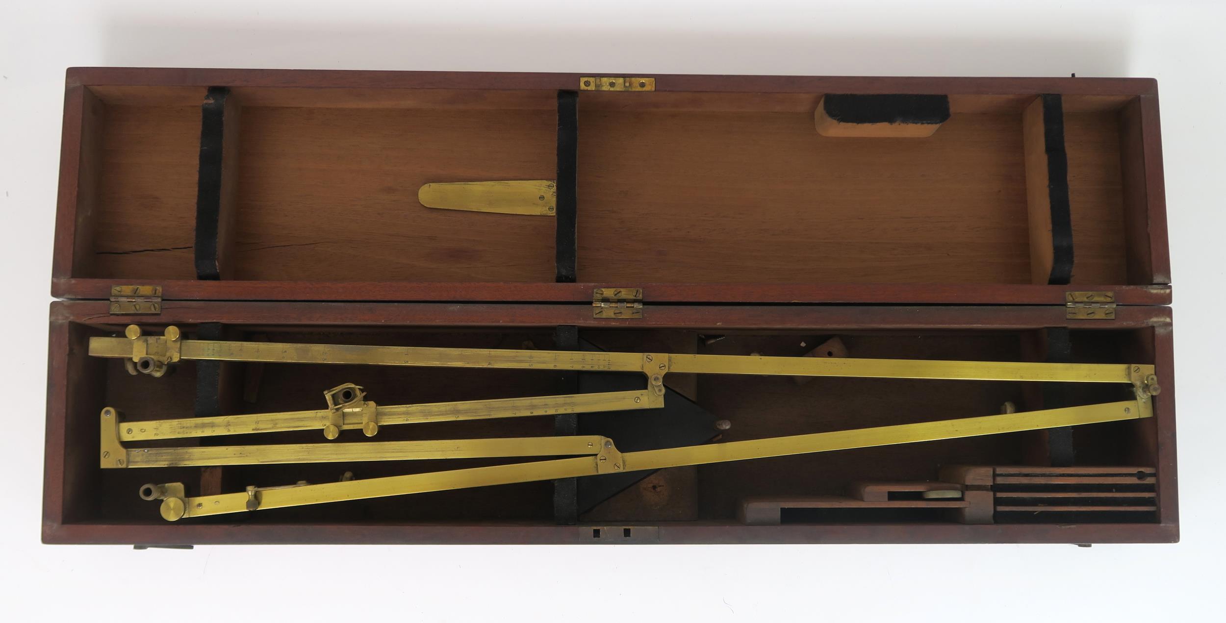 TWO LACQUERED BRASS PANTOGRAPHS apparently unmarked, each contained in a mahogany fitted case, one - Bild 4 aus 4