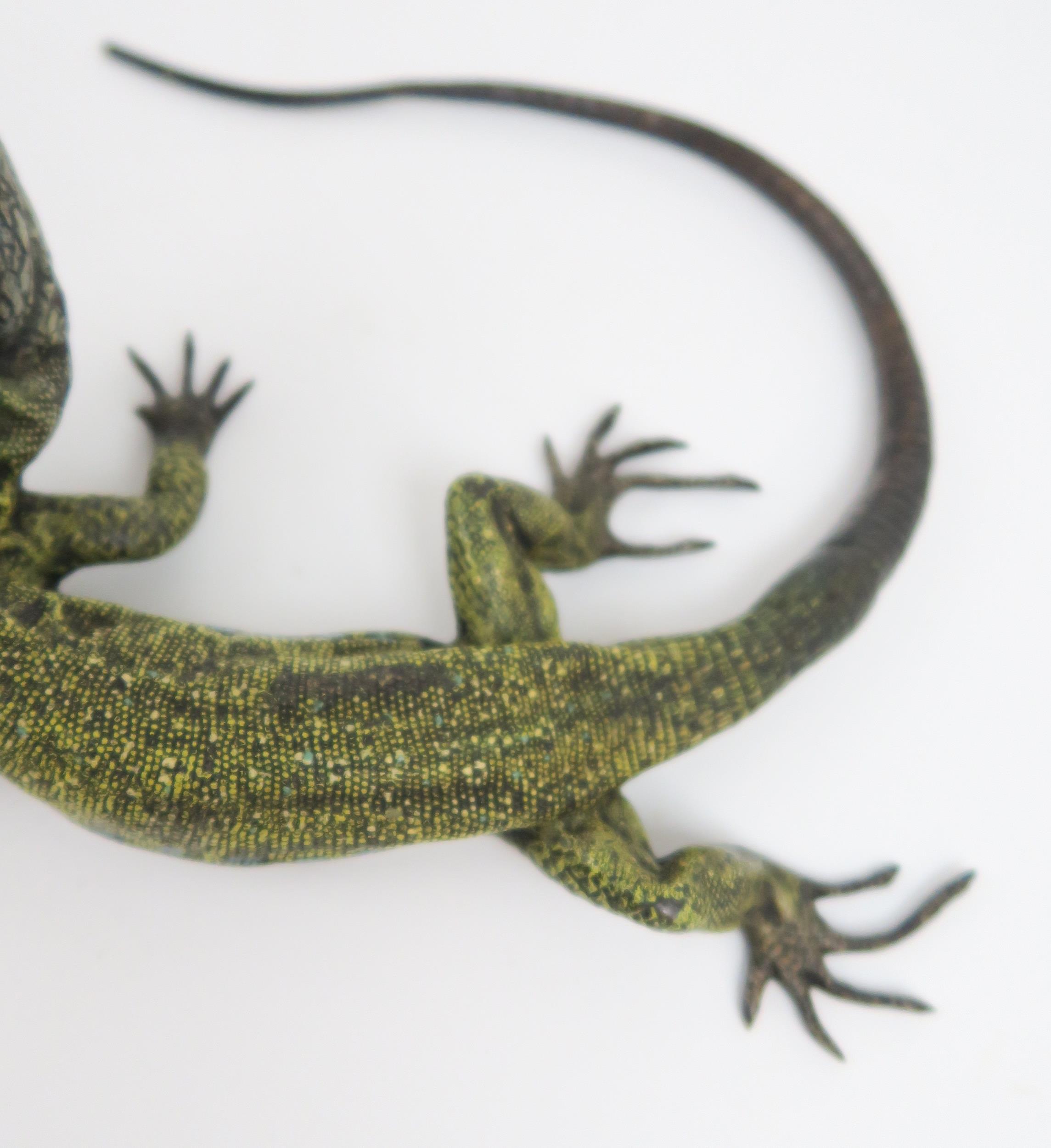 AN EARLY 20TH CENTURY FRANZ BERGMAN COLD PAINTED BRONZE MODEL OF A LIZARD naturalistically - Image 5 of 5