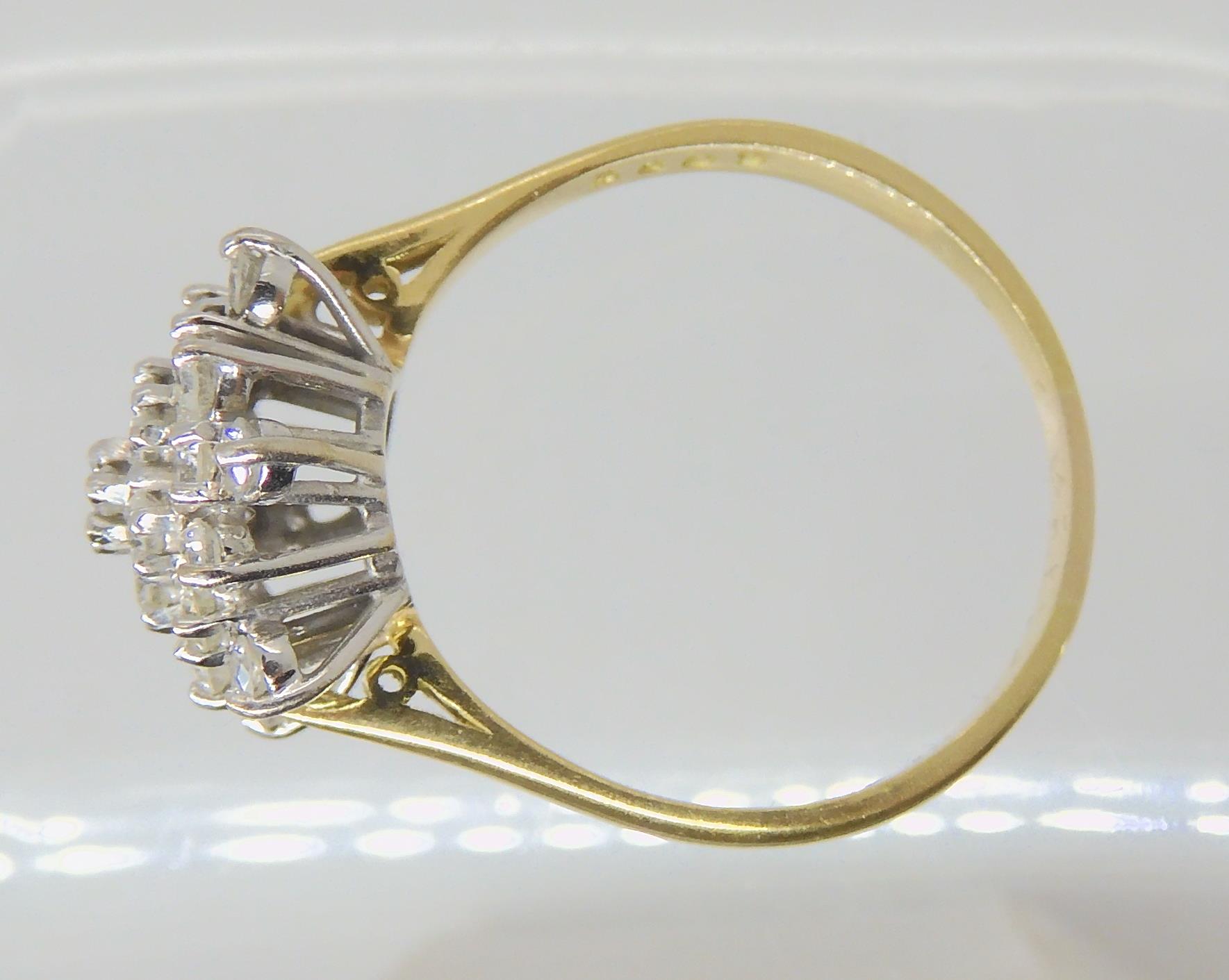 A DIAMOND SNOWFLAKE RING mounted throughout in 18ct yellow and white gold, set with estimated approx - Image 4 of 4