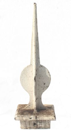 LYR cast iron Cruciform Signal Finial in original condition.