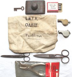 Miscellany comprising: LNER thin canvas Cash Bag with FANBRIDGE written below; BR(E) box of Pen Nibs