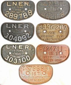 LNER D-type Wagon Plates quantity 4, all 21 Tons DARLINGTON comprising: 1946 No 289788; 1947 No