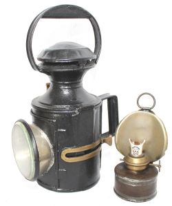 GCR 3 aspect, slatted glass Handlamp with flat slider knobs. Stamped GCR on one side and the