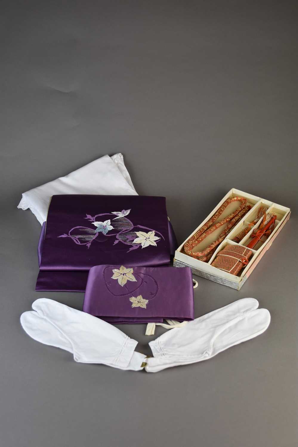 Two Japanese silk kimono and associated accessories - Image 3 of 3