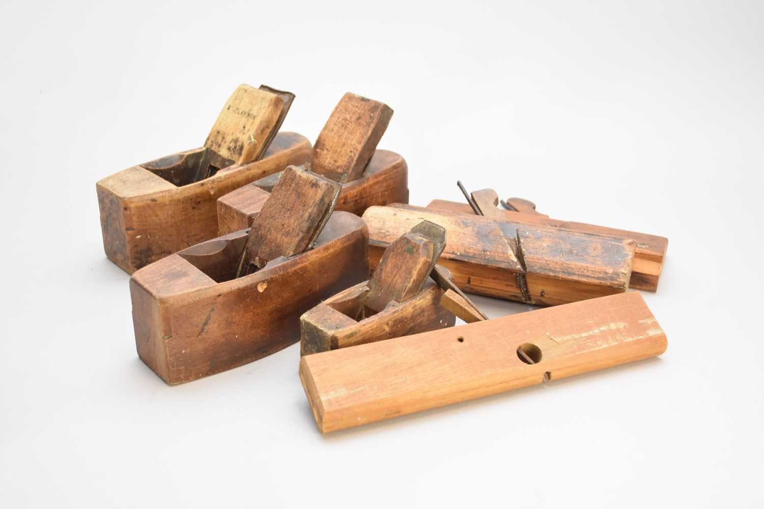 An assembled collection of woodworking planes - Image 2 of 2