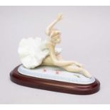 Lladro limited edition figure of 'Ovation'