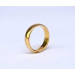 A 22ct gold wedding band