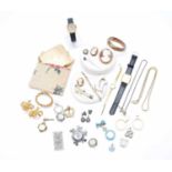 A small collection of jewellery and costume jewellery
