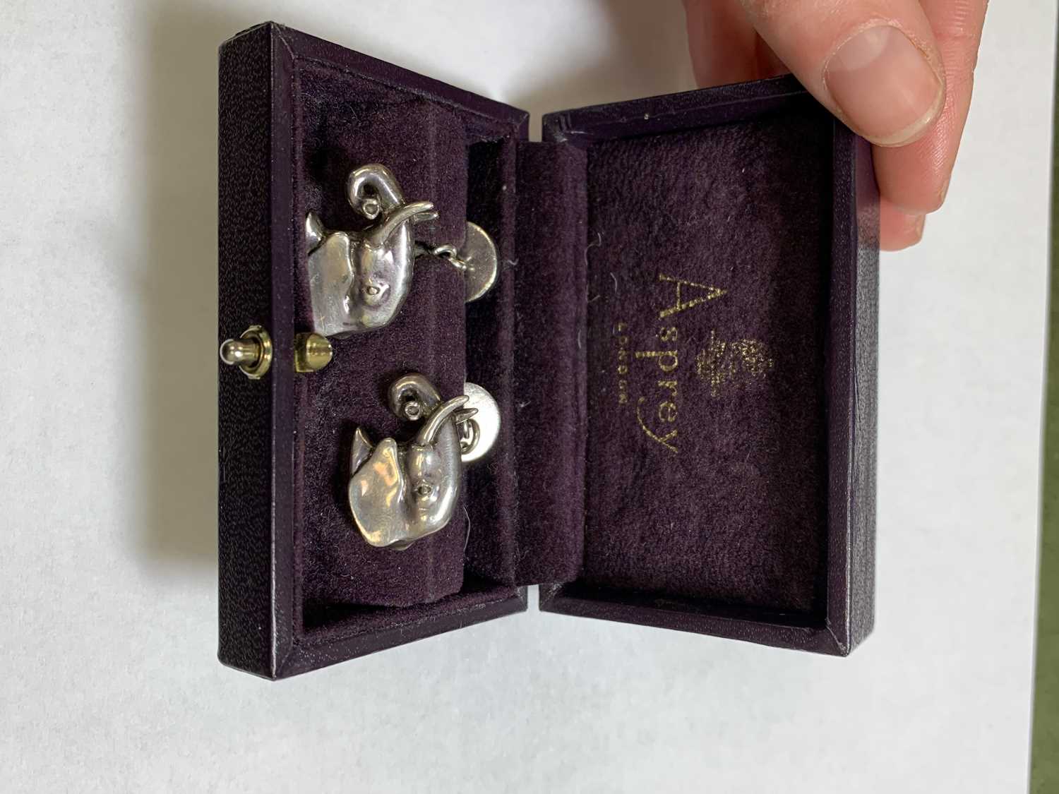 A pair of Asprey silver and enamel elephant cufflinks - Image 3 of 10