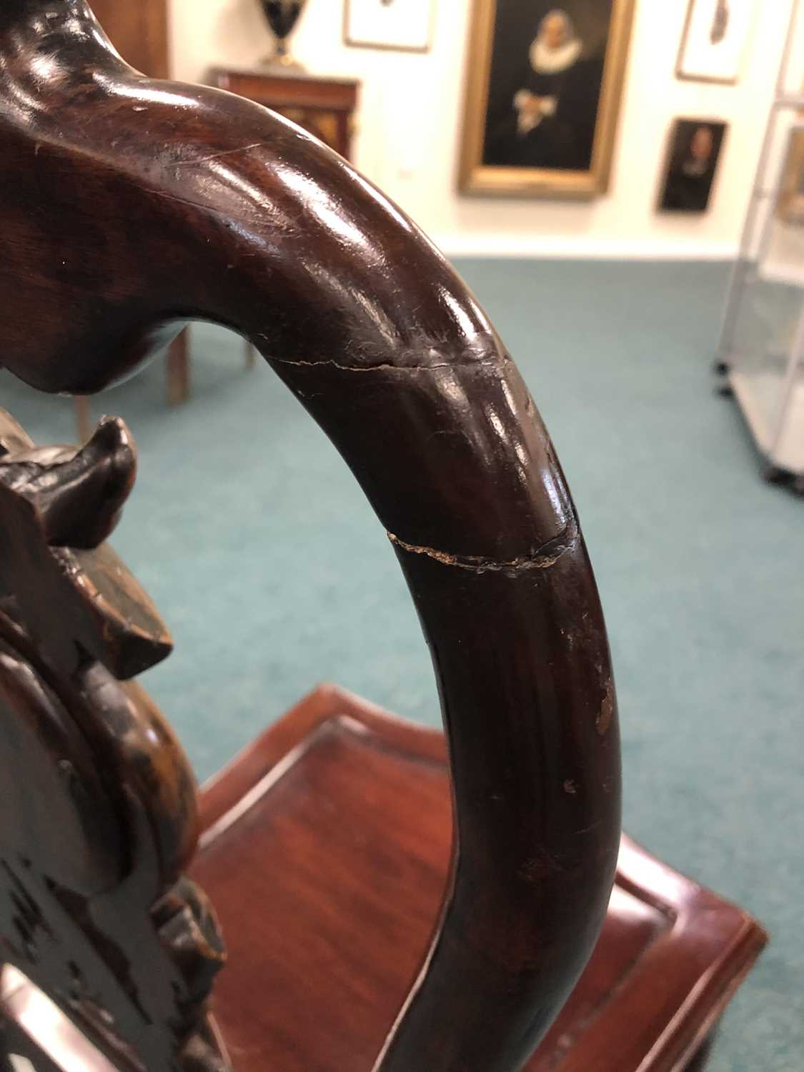 A Chinese carved rosewood side chair - Image 3 of 8