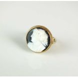 A 9ct gold hardstone cameo ring