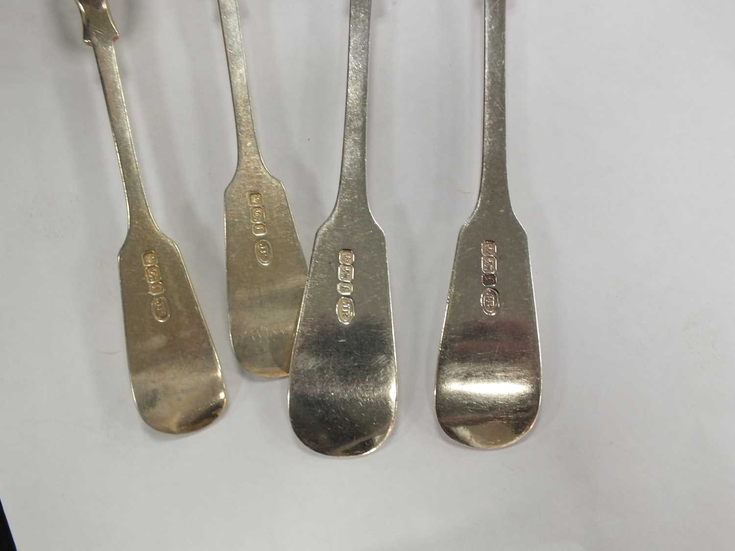 An impressive comprehensive canteen of Victorian Fiddle and Shell pattern silver flatware - Image 8 of 21