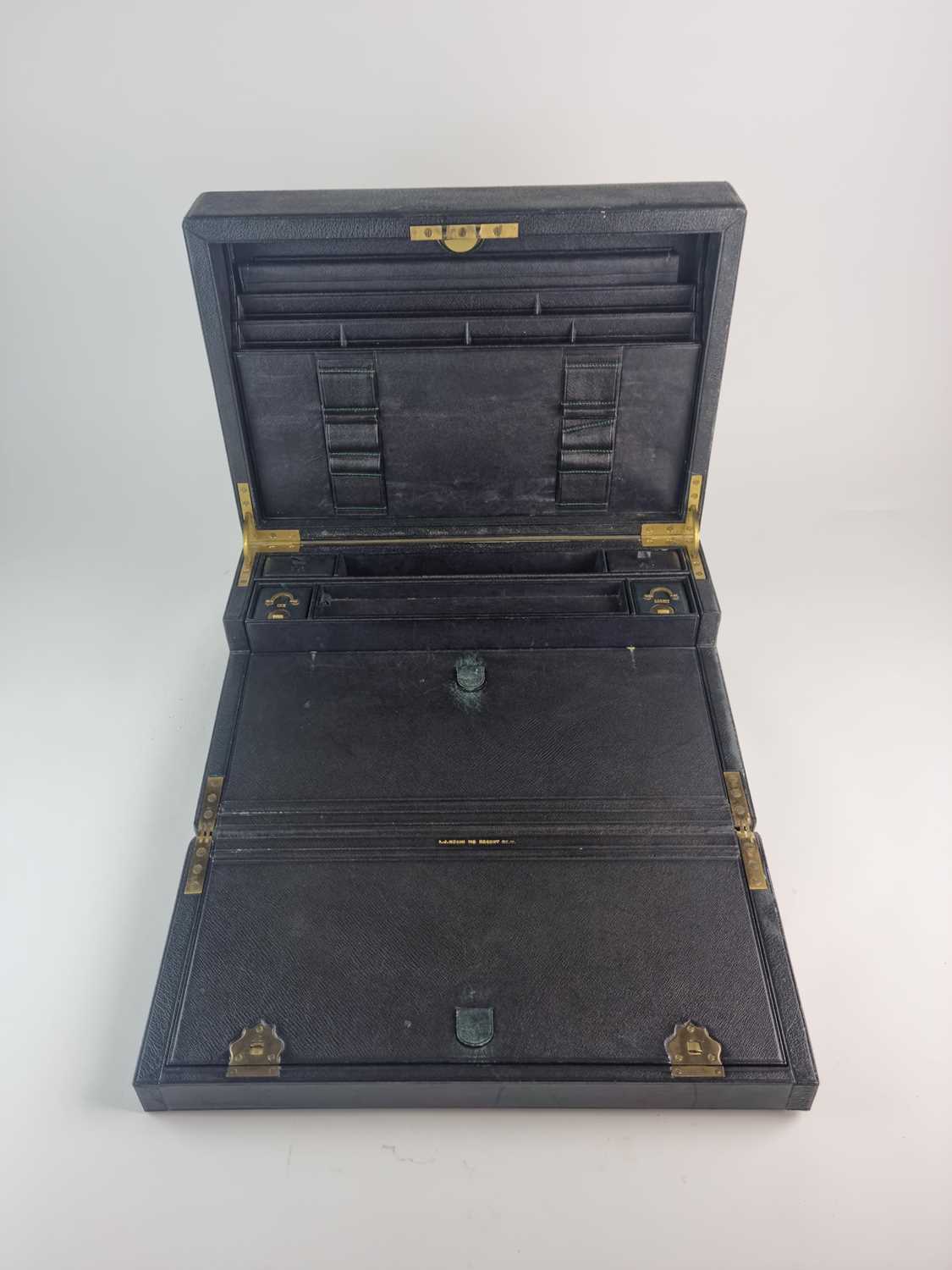 A good Victorian Morocco leather travelling writing case - Image 3 of 17